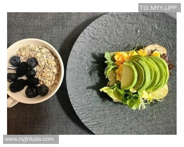 足球明星们的健康饮食新宠牛油果如何助力他们的竞技状态与表现